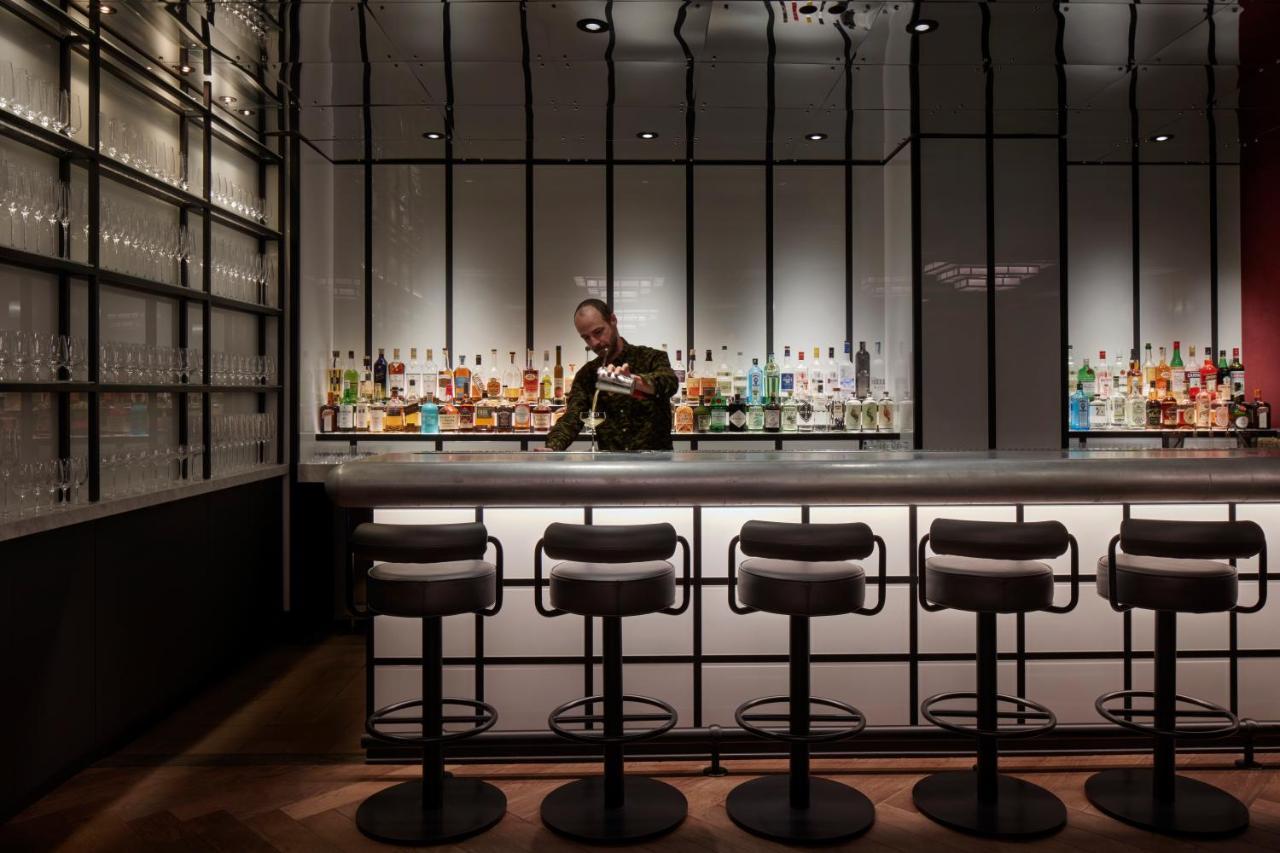 Riggs Washington Dc Hotel Kültér fotó The bar at the London Edition