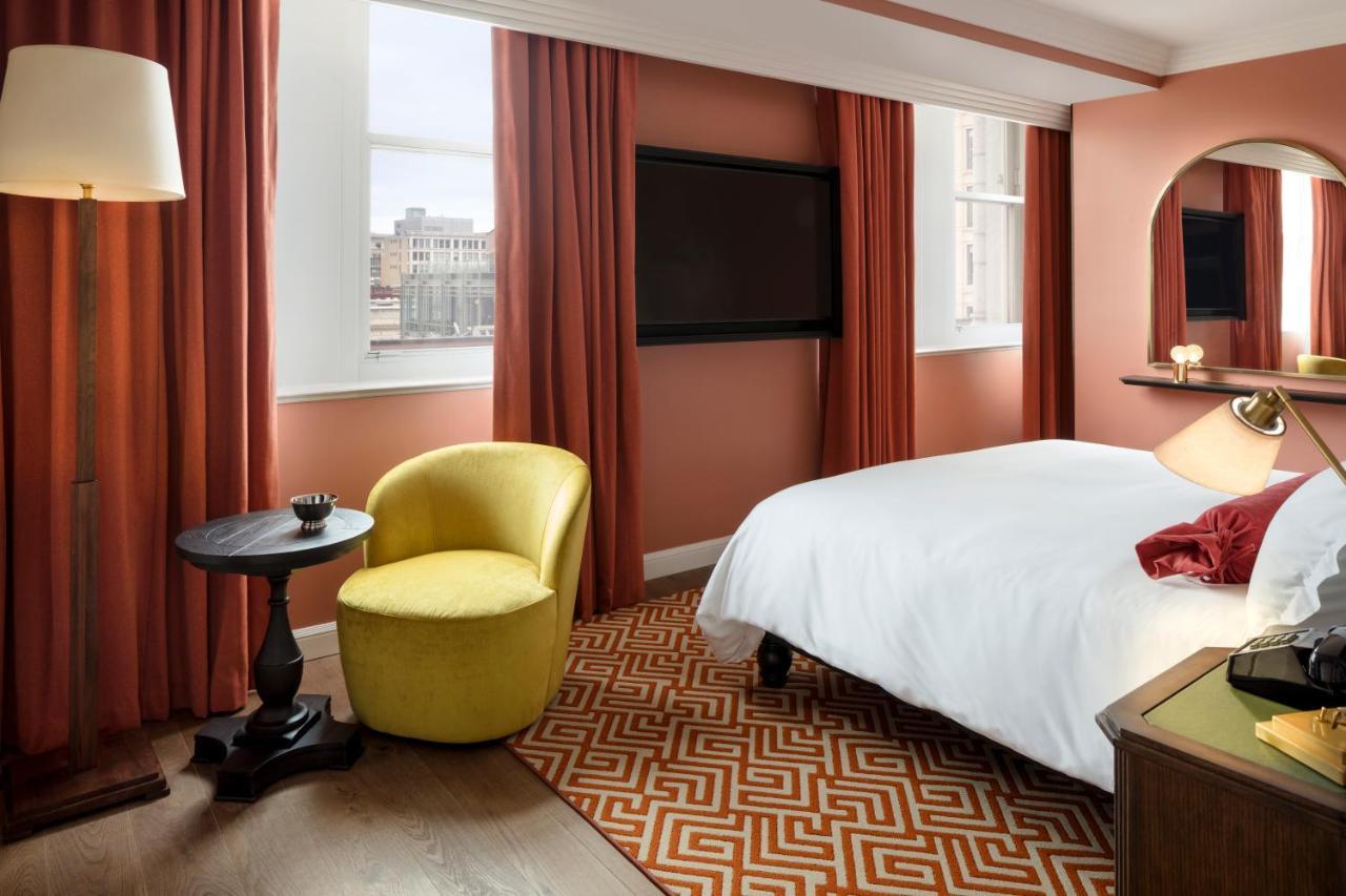 Riggs Washington Dc Hotel Kültér fotó A bedroom at the hotel